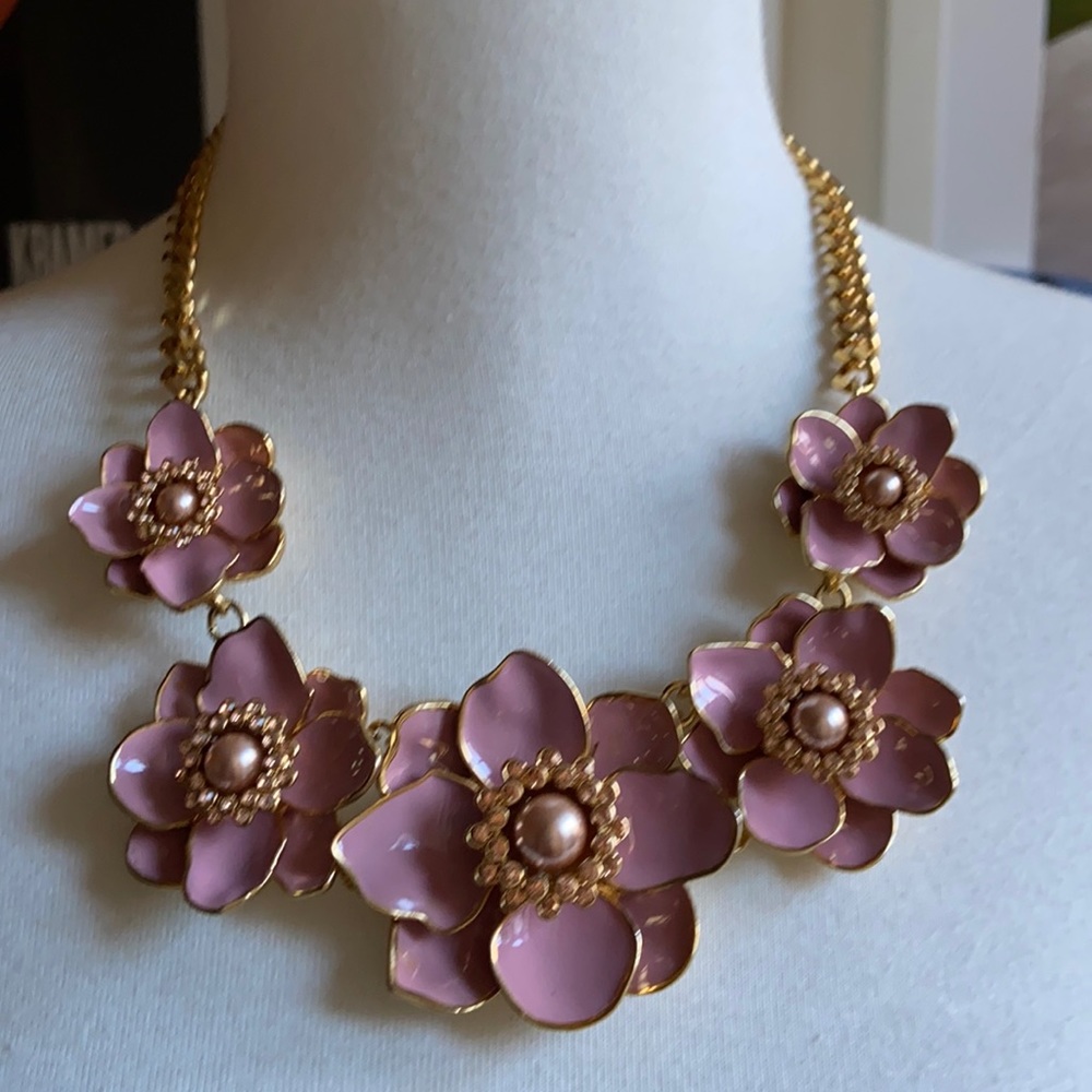 Joan Rivers pink costume flower and gold necklace